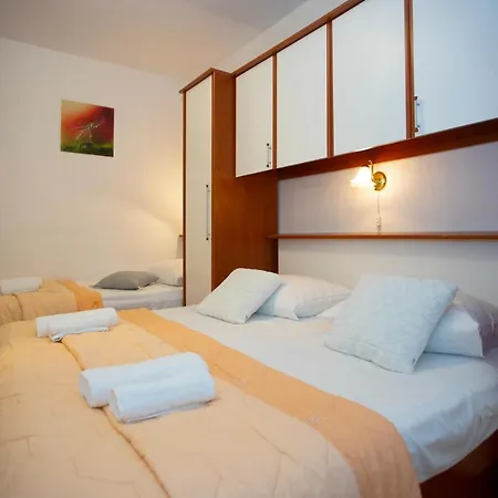 Apartment Milenka - Gorana *